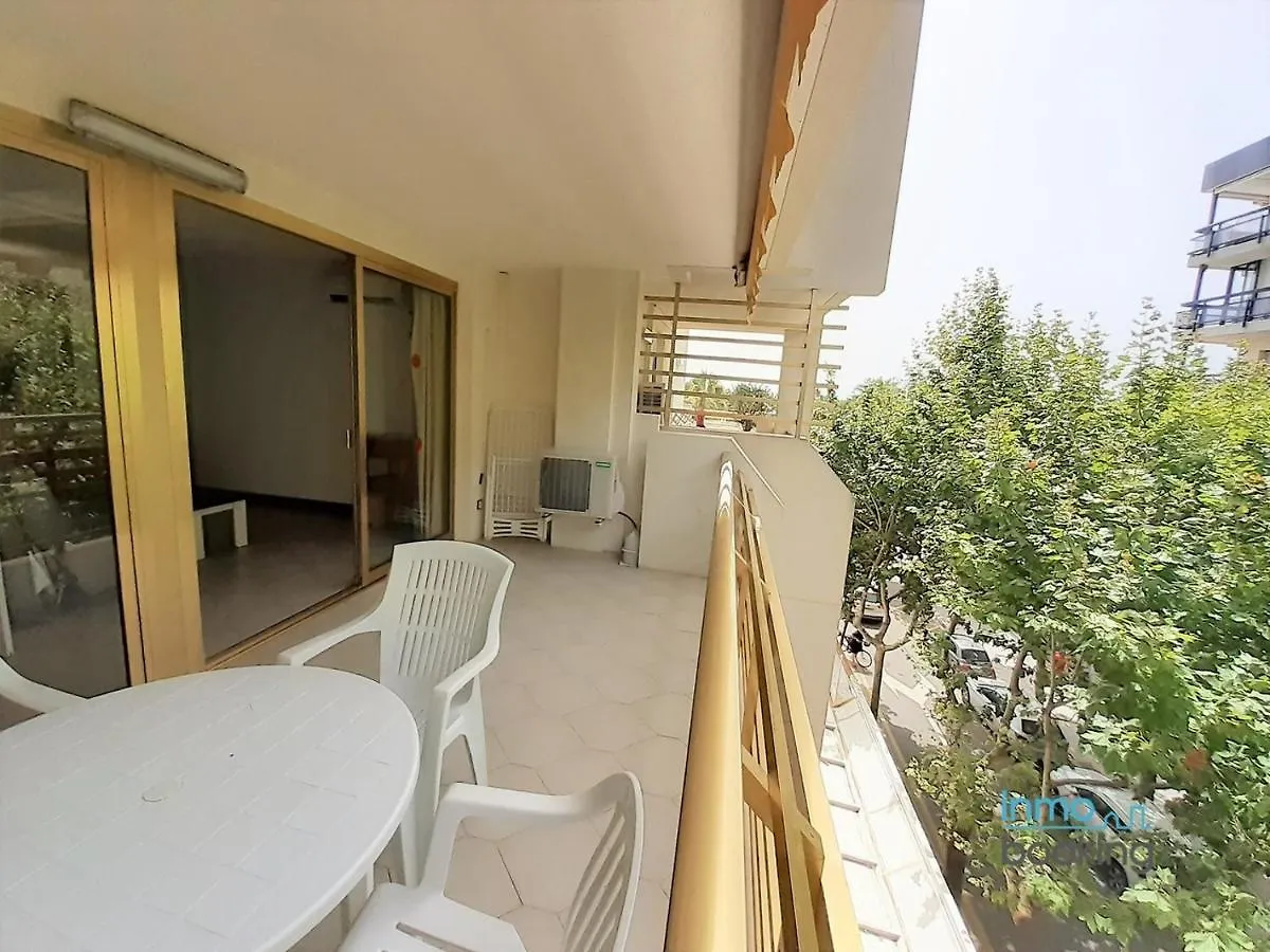 Sun Beach Novelty Salou, climatizado, piscina, playa y Wifi 0*, Salou España